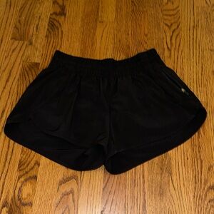 Lululemon women’s black shorts size 10